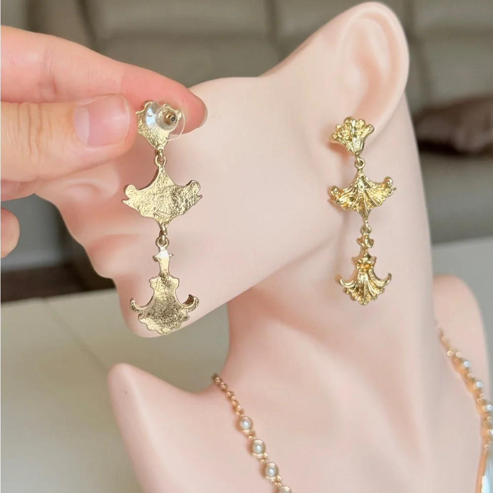 Gold Ginkgo Drop Earrings - Elegant Women Jewelry